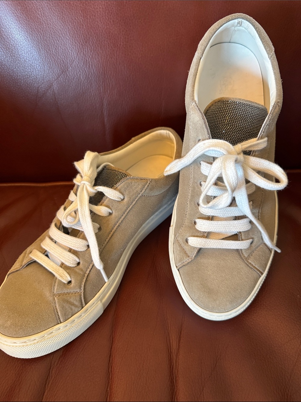 Brunello Cucinelli suede low top sneakers Cream Leather Insole, monili tongue.